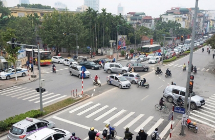 Mức phạt ô tô không giảm tốc độ và nhường đường khi điều khiển xe chạy từ trong ngõ, đường nhánh ra đường chính